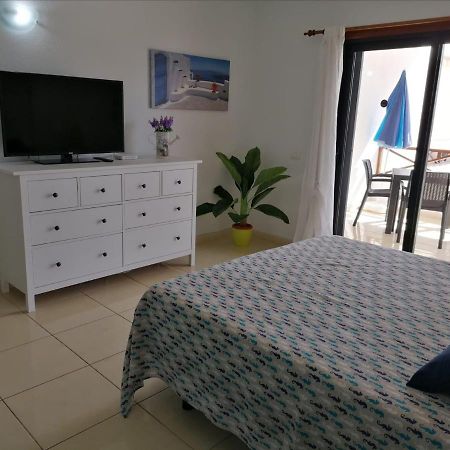 Large Studio Apartment With Lovely Terrace And Wifi Лос-Крістіанос Екстер'єр фото